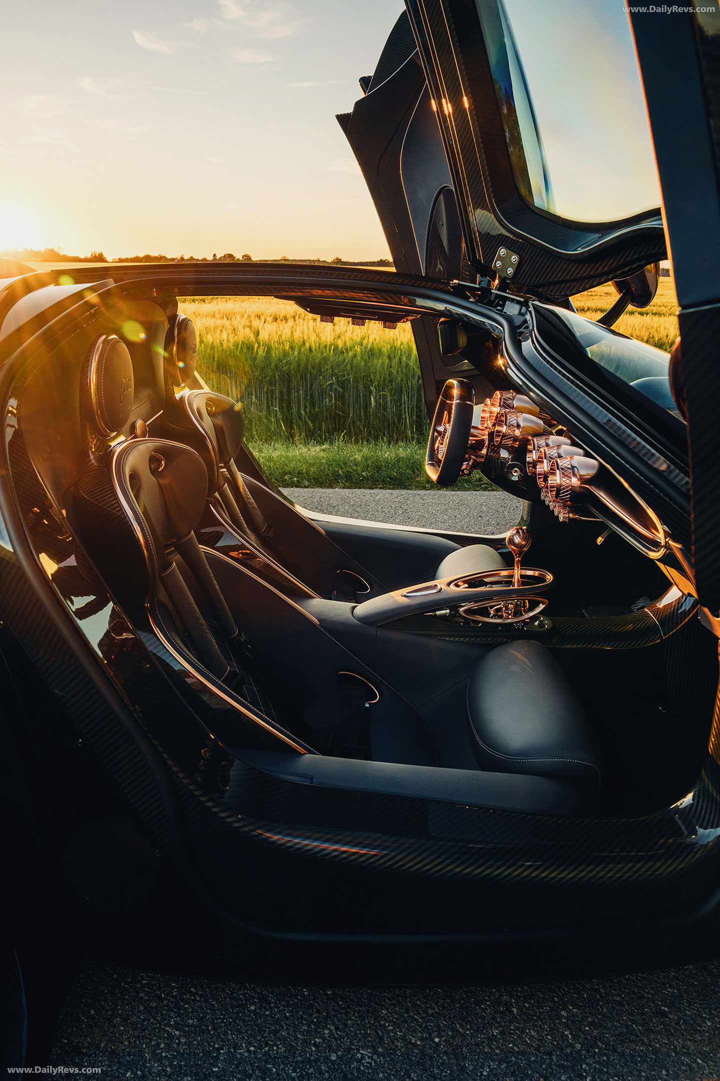 2026 De Tomaso P72 Aurelian Night Commission Interior